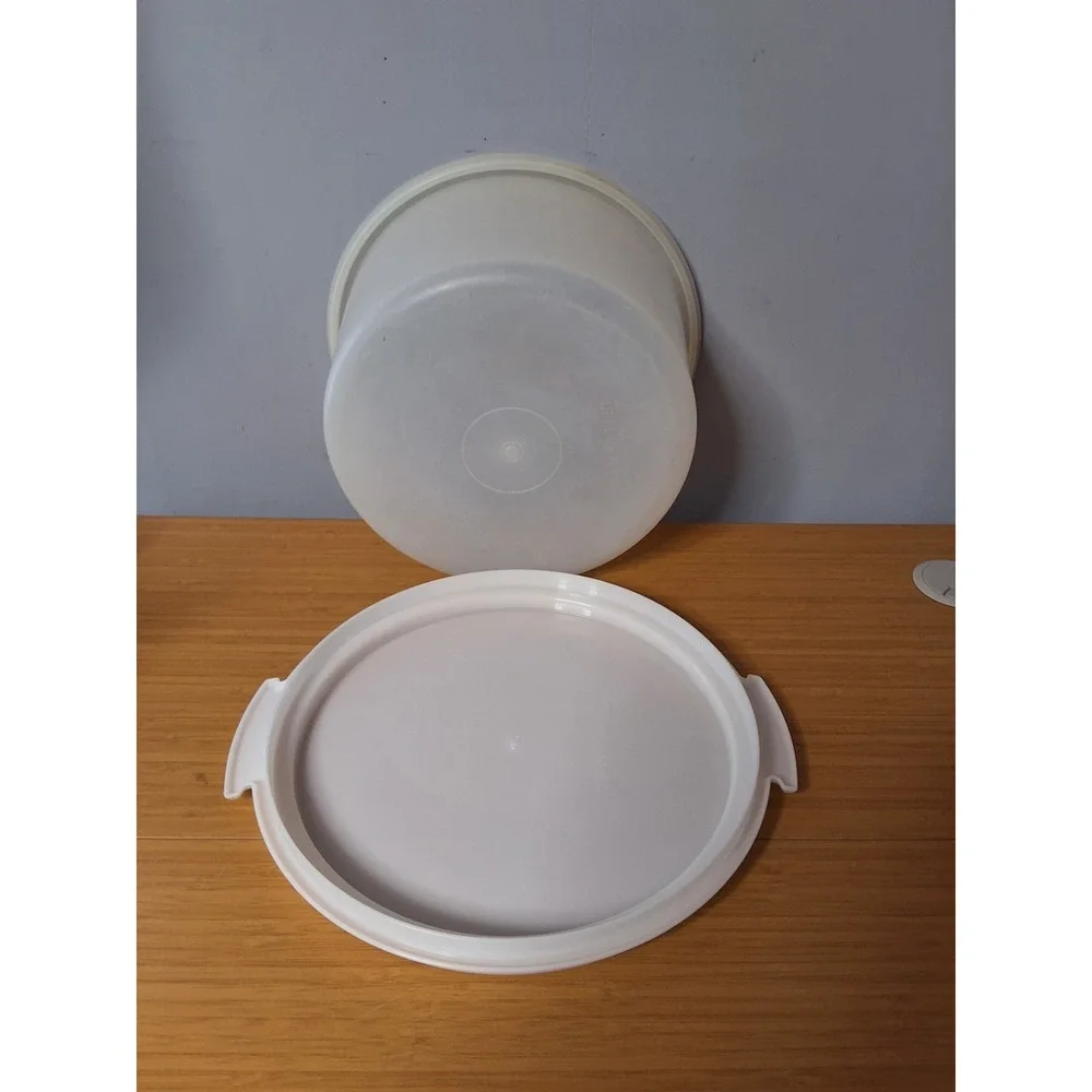 Tupperware this vintage